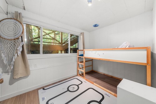 1118 Wendel Place, North Vancouver, BC - Indoor Photo Showing Laundry Room