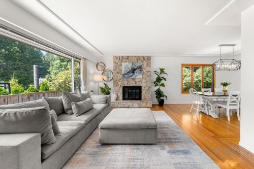 1118 Wendel Place, North Vancouver, BC - Indoor Photo Showing Living Room With Fireplace
