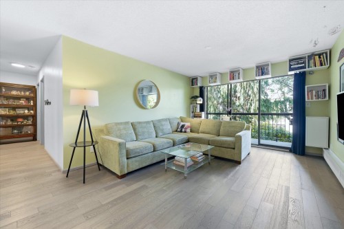 201-1622 Frances Street  Vancouver, BC V5L 1Z4