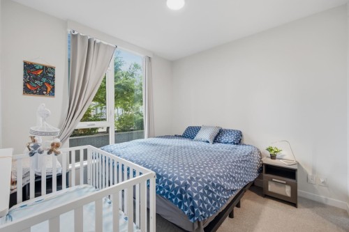 602-4168 Lougheed Highway, Burnaby, BC - Indoor Photo Showing Bedroom