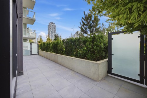 602-4168 Lougheed Highway, Burnaby, BC - Outdoor With Exterior