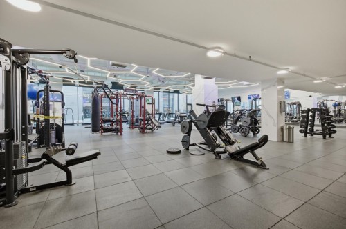 602-4168 Lougheed Highway, Burnaby, BC - Indoor Photo Showing Gym Room