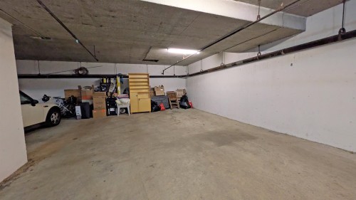 1339 Chestnut Street, Vancouver, BC - Indoor Photo Showing Garage
