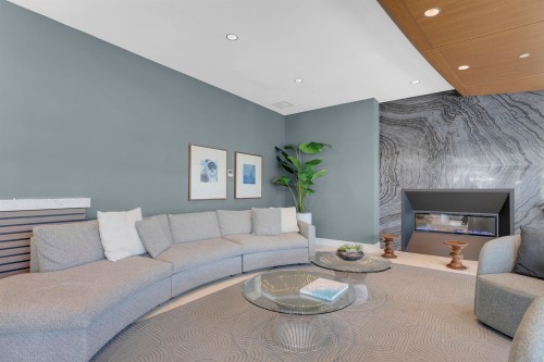 1106-7769 Park Crescent, Burnaby, BC - Indoor Photo Showing Living Room With Fireplace