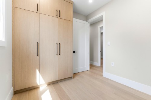 2-1826 2Nd Avenue E, Vancouver, BC - Indoor Photo Showing Other Room