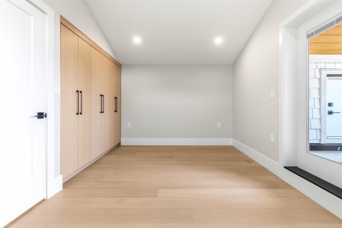 2-1826 2Nd Avenue E, Vancouver, BC - Indoor Photo Showing Other Room