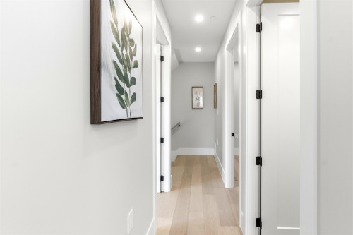 2-1826 2Nd Avenue E, Vancouver, BC - Indoor Photo Showing Other Room