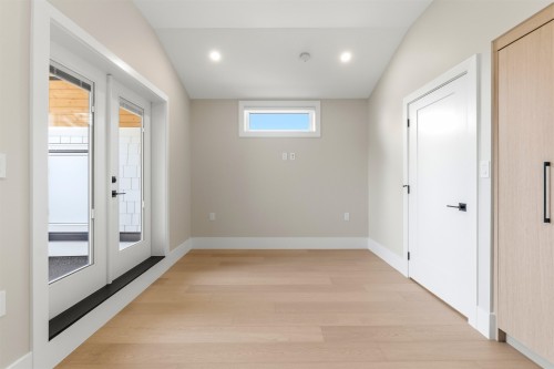 2-1826 2Nd Avenue E, Vancouver, BC - Indoor Photo Showing Other Room
