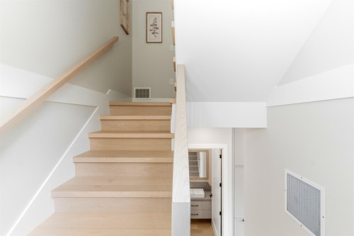 2-1826 2Nd Avenue E, Vancouver, BC - Indoor Photo Showing Other Room