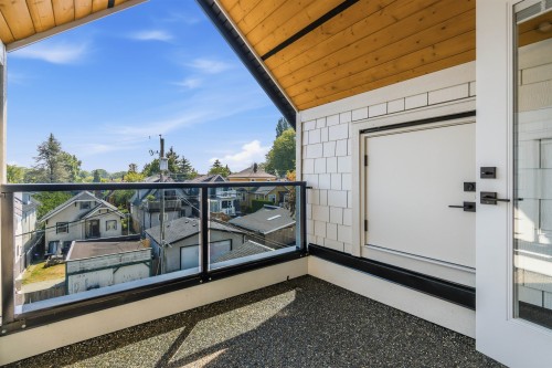 2-1826 2Nd Avenue E, Vancouver, BC - Outdoor With Balcony With Exterior
