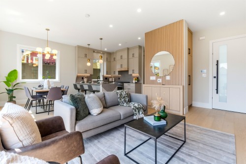 2-1826 2Nd Avenue E, Vancouver, BC - Indoor Photo Showing Living Room