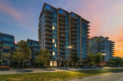 808-288 1st Avenue W Vancouver, BC V5Y 0E9