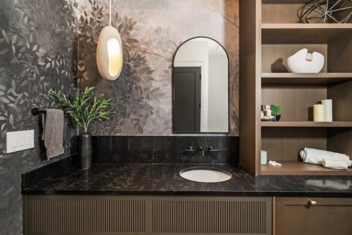 135 Oak Court, Anmore, BC - Indoor Photo Showing Bathroom