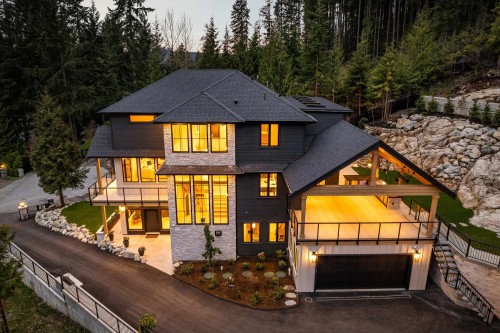 135 Oak Court, Anmore, BC - Outdoor