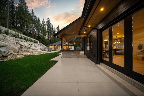 135 Oak Court, Anmore, BC - Outdoor