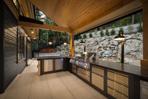 135 Oak Court, Anmore, BC -  With Exterior
