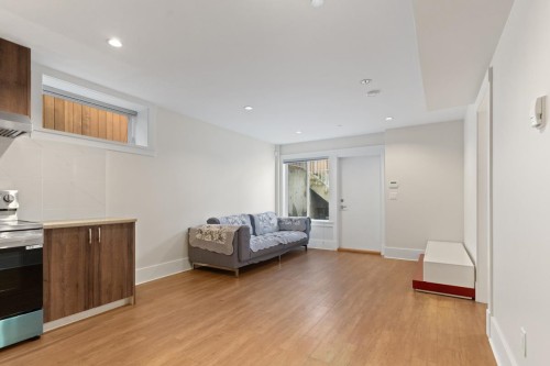 4080 15Th Avenue W, Vancouver, BC 