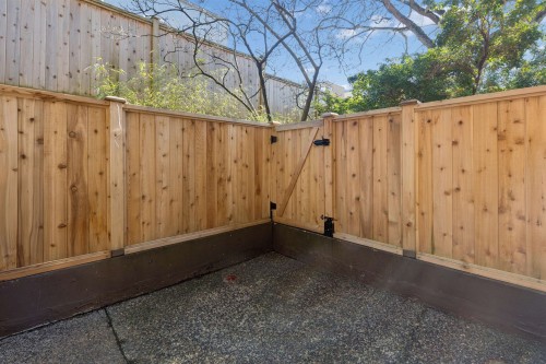 102-1689 4Th Avenue E, Vancouver, BC - Outdoor