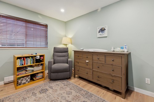 102-1689 4Th Avenue E, Vancouver, BC - Indoor Photo Showing Bedroom