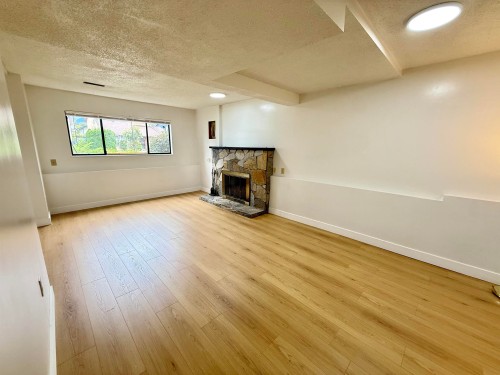 3220 Harwood Avenue, Coquitlam, BC - Indoor With Fireplace