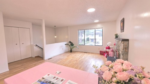 3220 Harwood Avenue, Coquitlam, BC - Indoor