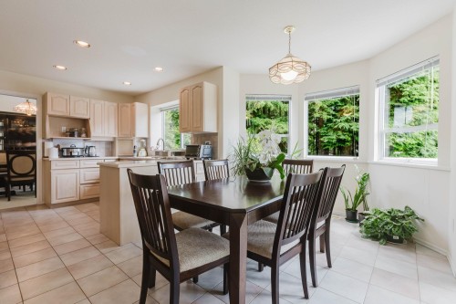 1565 Bramble Lane, Coquitlam, BC - Indoor Photo Showing Dining Room