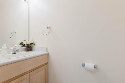 1565 Bramble Lane, Coquitlam, BC - Indoor Photo Showing Bathroom