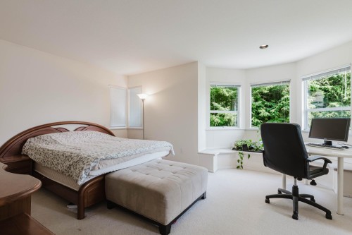1565 Bramble Lane, Coquitlam, BC - Indoor Photo Showing Bedroom