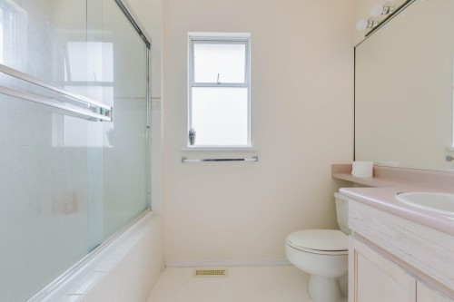 1565 Bramble Lane, Coquitlam, BC - Indoor Photo Showing Bathroom
