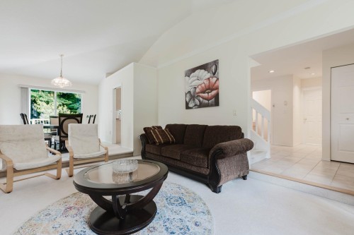 1565 Bramble Lane, Coquitlam, BC - Indoor Photo Showing Living Room