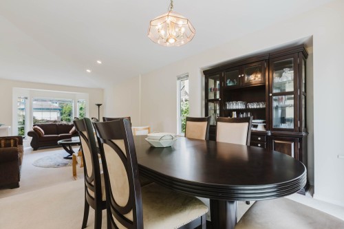 1565 Bramble Lane, Coquitlam, BC - Indoor Photo Showing Dining Room