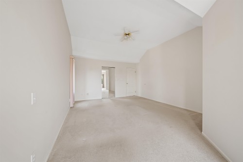 2677 Fortress Drive, Port Coquitlam, BC - Indoor Photo Showing Other Room