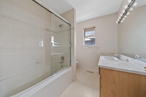 2677 Fortress Drive, Port Coquitlam, BC - Indoor Photo Showing Bathroom