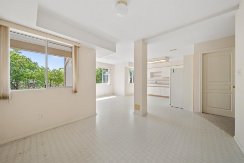 2677 Fortress Drive, Port Coquitlam, BC - Indoor Photo Showing Other Room