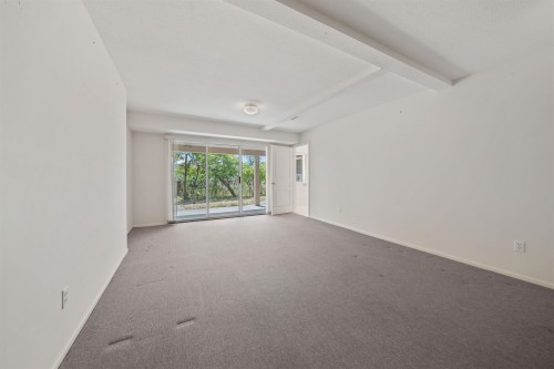 2677 Fortress Drive, Port Coquitlam, BC - Indoor Photo Showing Other Room