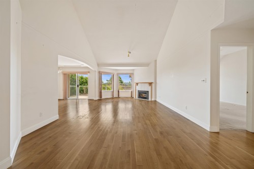 2677 Fortress Drive, Port Coquitlam, BC - Indoor Photo Showing Other Room
