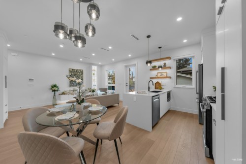 2713 Cheyenne Avenue, Vancouver, BC - Indoor Photo Showing Dining Room