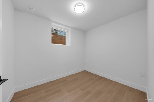 2715 Cheyenne Avenue, Vancouver, BC - Indoor Photo Showing Other Room