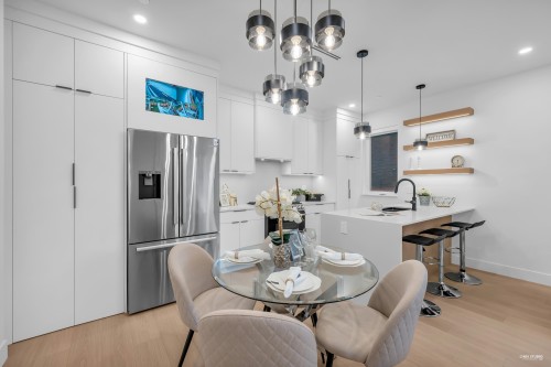 2715 Cheyenne Avenue, Vancouver, BC - Indoor Photo Showing Dining Room