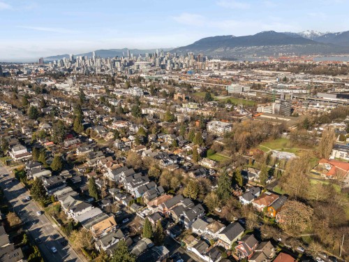 1220 11Th Avenue E, Vancouver, BC - Outdoor With View