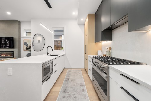 1220 11Th Avenue E, Vancouver, BC - Indoor Photo Showing Kitchen With Upgraded Kitchen