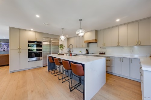 3200 Bosun Place, Coquitlam, BC - Indoor Photo Showing Kitchen With Double Sink