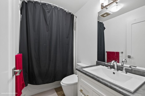 23376 124 Avenue, Maple Ridge, BC - Indoor Photo Showing Bathroom