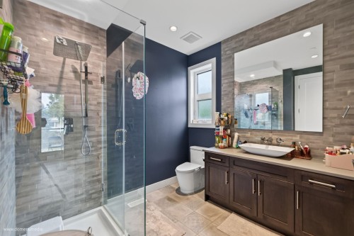 23376 124 Avenue, Maple Ridge, BC - Indoor Photo Showing Bathroom