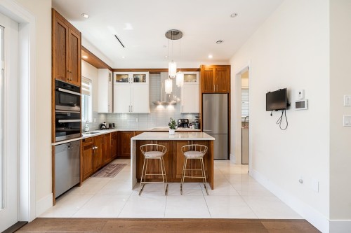 152 48Th Avenue W, Vancouver, BC - Indoor Photo Showing Kitchen