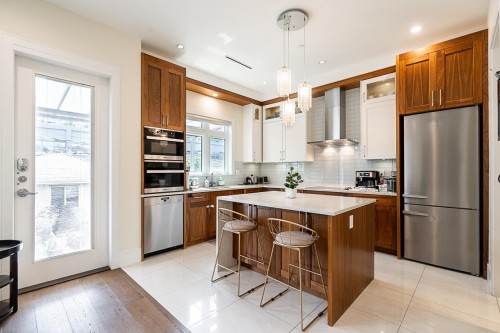 152 48Th Avenue W, Vancouver, BC - Indoor Photo Showing Kitchen