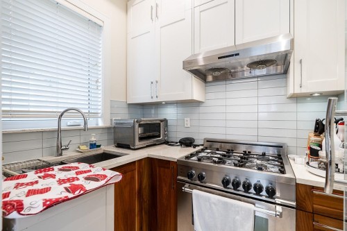 152 48Th Avenue W, Vancouver, BC - Indoor Photo Showing Kitchen With Upgraded Kitchen