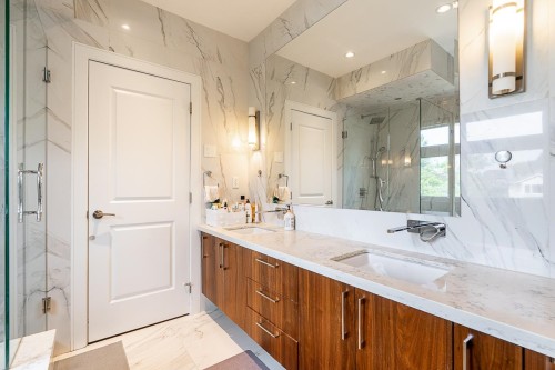 152 48Th Avenue W, Vancouver, BC - Indoor Photo Showing Bathroom