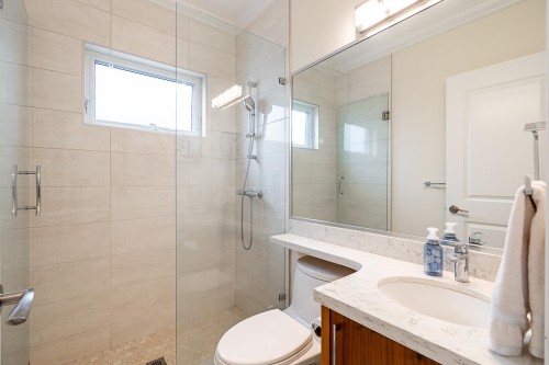 152 48Th Avenue W, Vancouver, BC - Indoor Photo Showing Bathroom