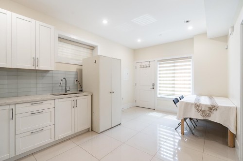152 48Th Avenue W, Vancouver, BC - Indoor